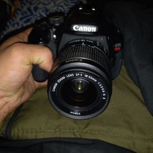 Canon eos Rebel t3 camera